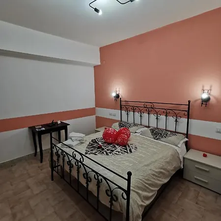 Flora Bed & Breakfast